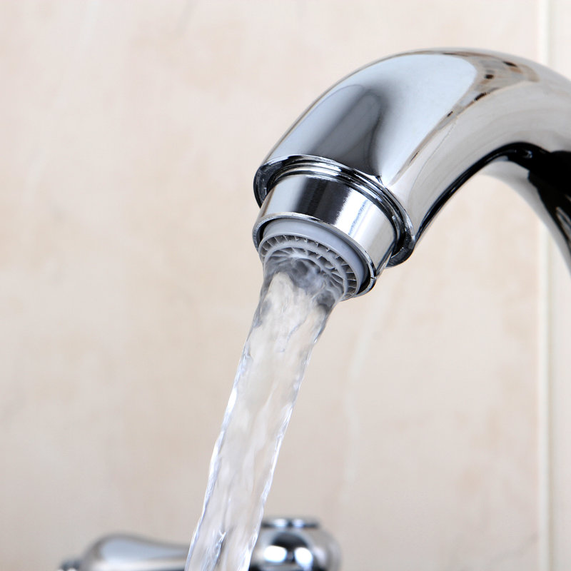 Robinet de salle de bain à deux poignées à fixation sur le comptoir à 3 trous avec drain escamotable Kingston, Chrome poli