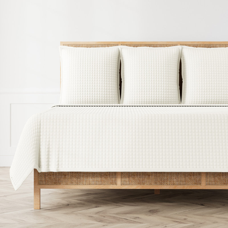 Ready-to-Bed Modern & Contemporary Quilted Coverlet, Twin Quilt, Ivory