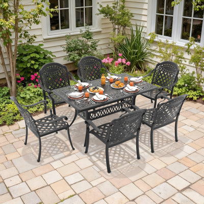 Ensemble de salle à manger rectangulaire pour patio 6 personnes, 148 cm de long, avec trou pour parasol, 6 chaises empilables avec coussins rouges