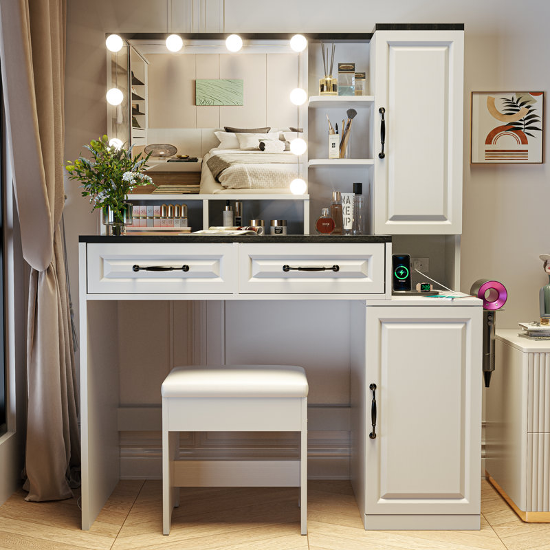 Meuble-lavabo avec miroir à DEL et prise de courant Interlachen