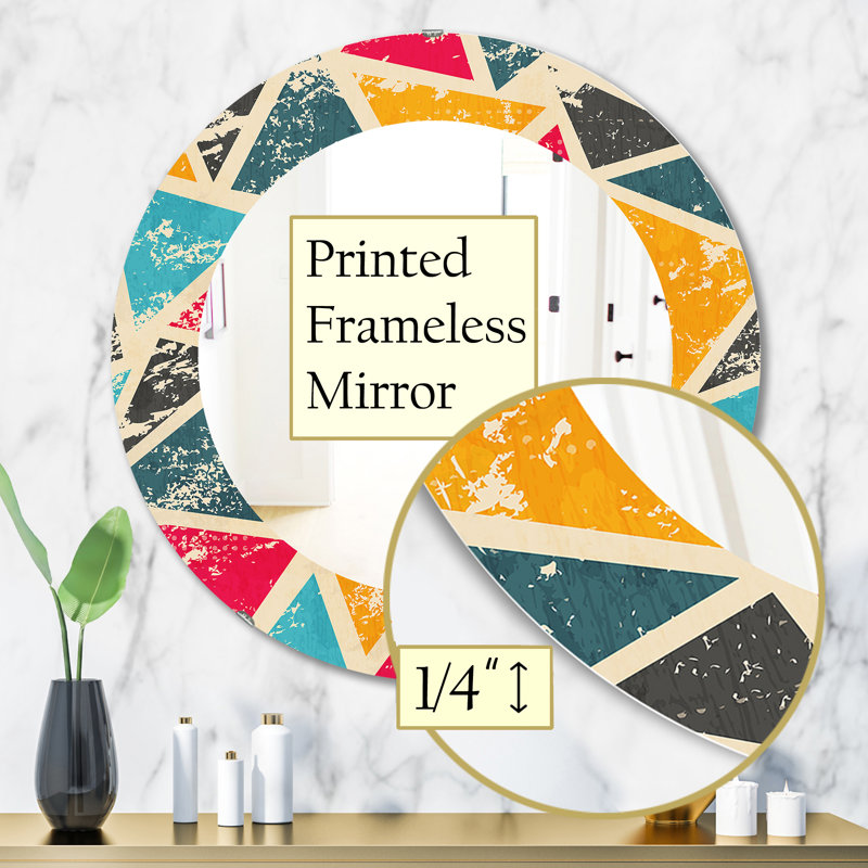 Miroir d'appoint moderne triangulaire Colourfields 29, H 31,5 po x l po