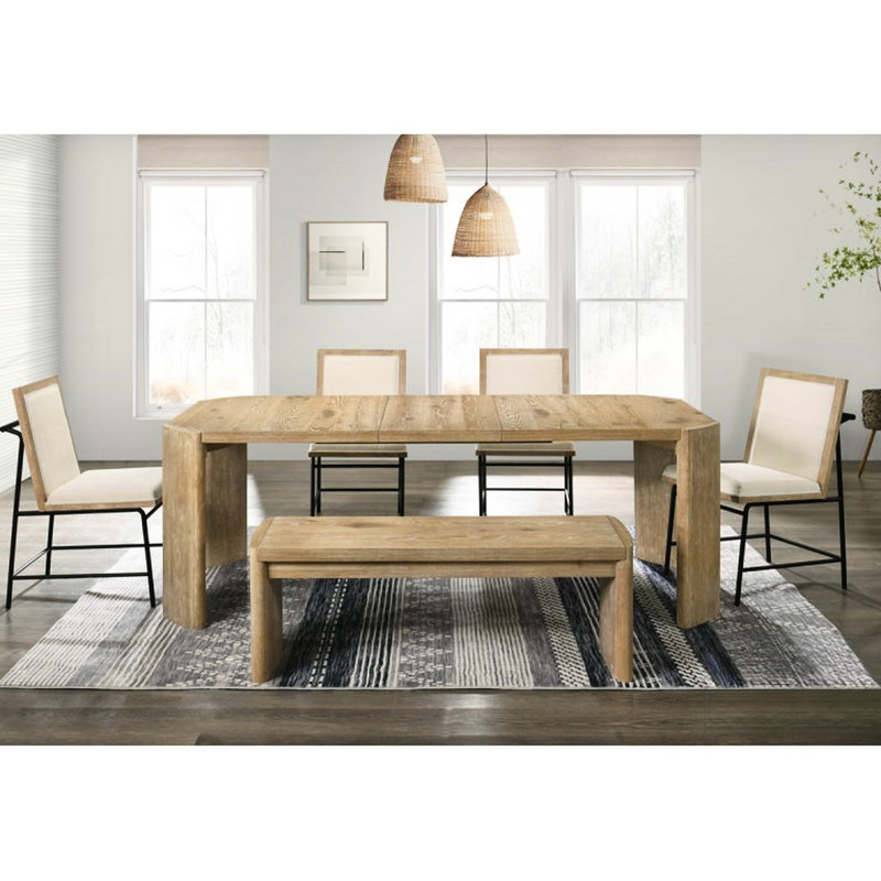 Contemporain de 2 chaises rembourrées beiges avec dossier solide et pieds en métal noir, bois de chêne naturel pour une salle à manger éclectique, profondeur d'assise moderne de 17,7 po - finition fonctionnelle