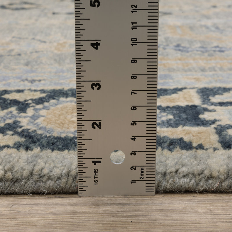 Gowen Traditional Oriental Grey/ Blue Hand-made Wool Area Rug, Rectangle 6' x 8'12"