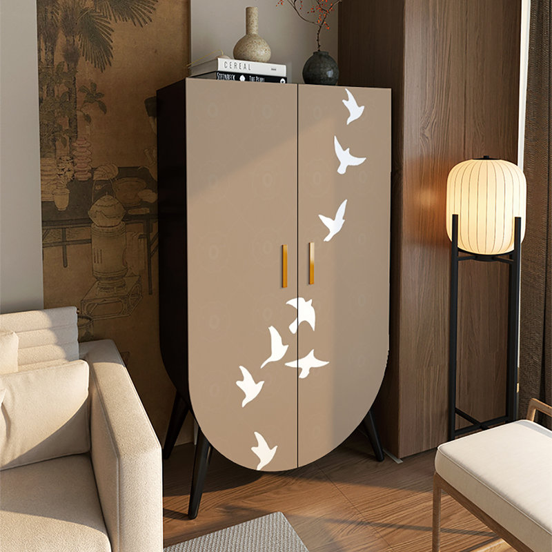 Petite garde-robe domestique pour chambre à coucher