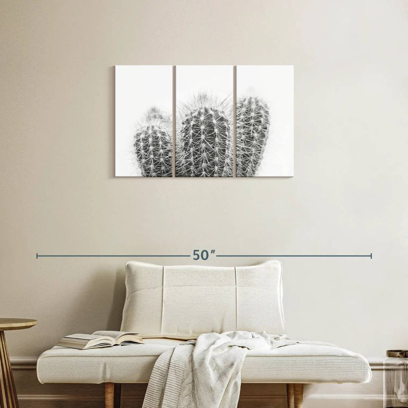 Harnek Prickly, 20" H x 33" W