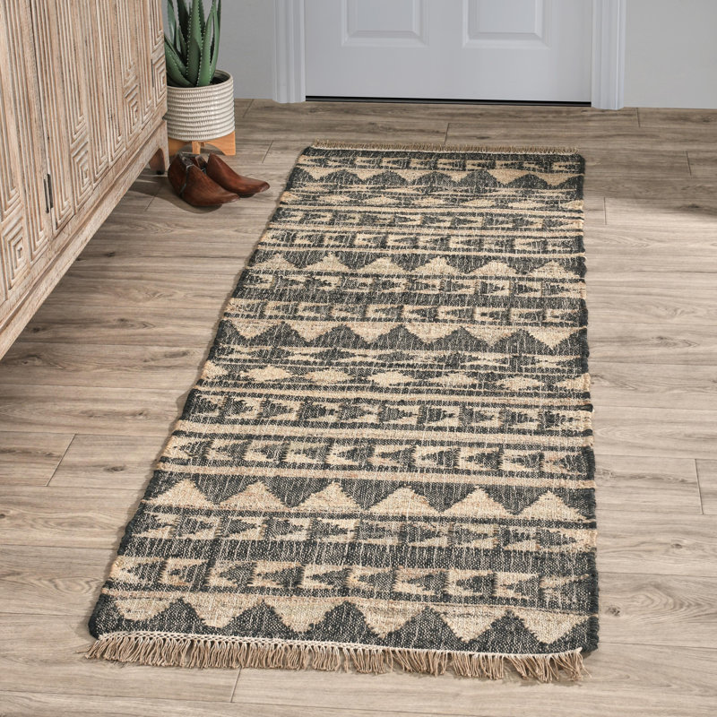 Camille Geometric Area Rug in Black/Beige, Rectangle 2' x 3'