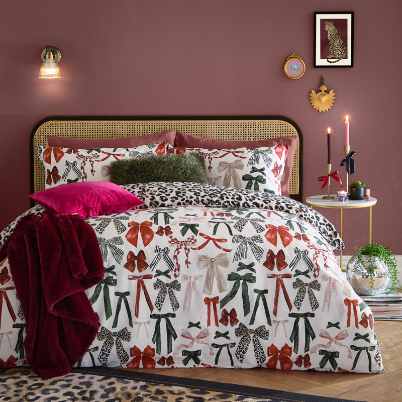 Mila Bows Reversible Duvet Cover Set, King Duvet Cover Set + 2 Pillowcases