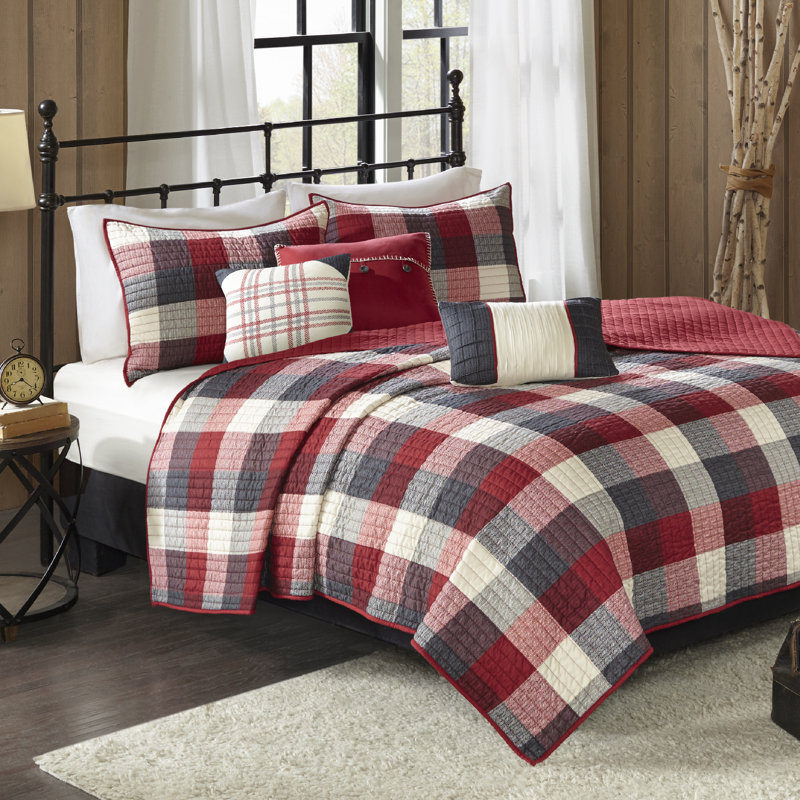 Ensemble de courtepointe avec à motif de chevrons imprimé avec coussins décoratifs de six articles Ridge, Rouge