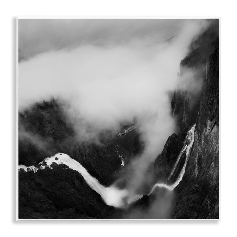 «Foggy Mountain Crags» par Thomas Tepstad Berge