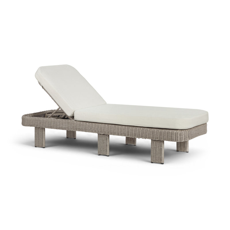 Chaise longue d'extérieur en oléfine crème et osier Audiel, Cream