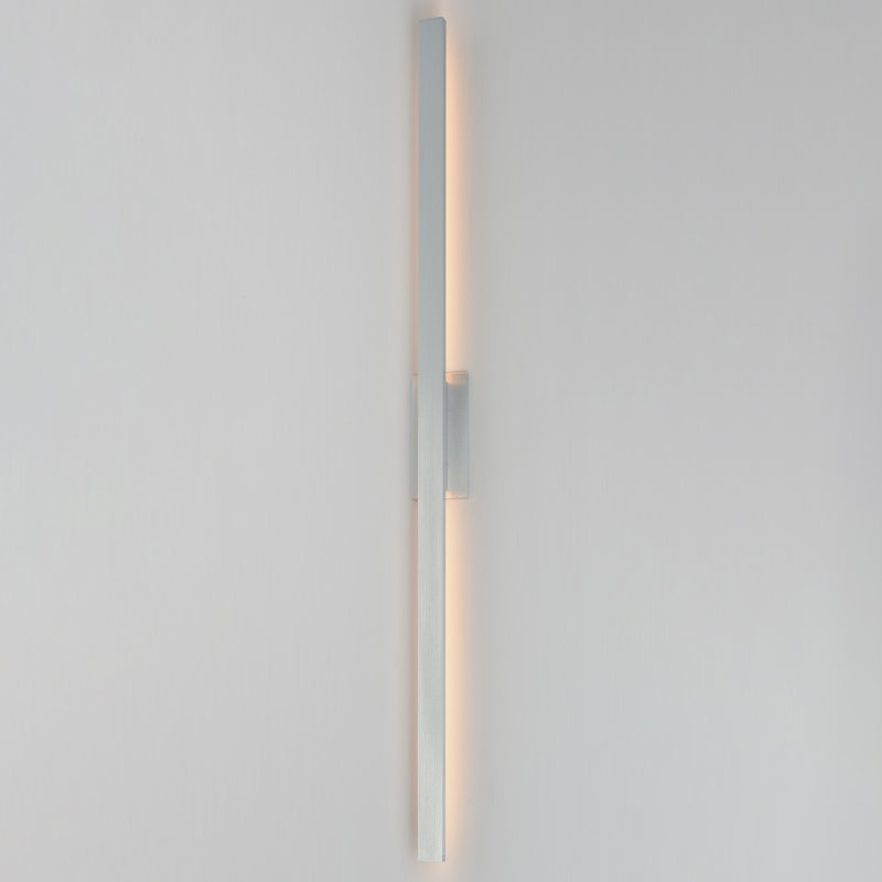 Fixation murale Chesnet, H 96 po x l 4,5 po x P 2,75 po, Aluminium satiné
