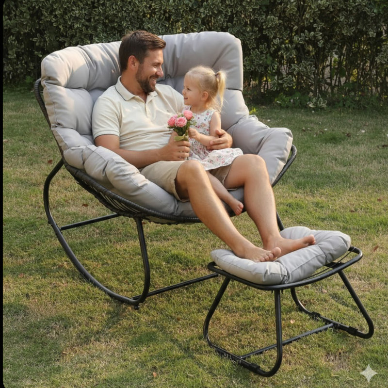 Fauteuil à bascule gris clair avec repose-pieds, fauteuil en osier et coussins résistants aux intempéries, Gris clair