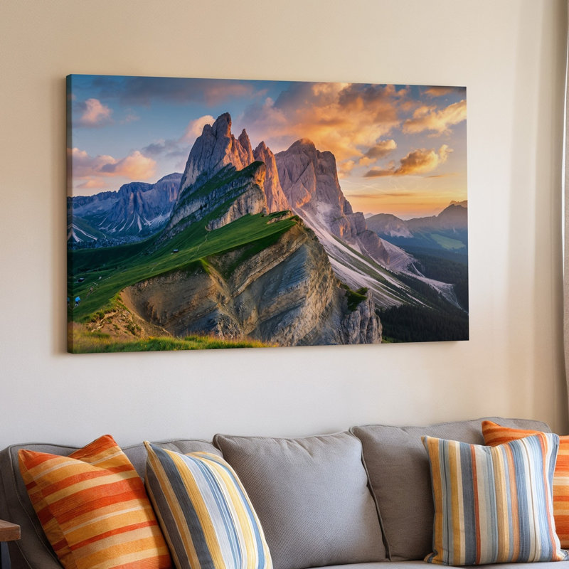 Toile, "Un paysage de montagne à couper le souffle au coucher du soleil", art mural illuminé par une lumière dorée chaleureuse