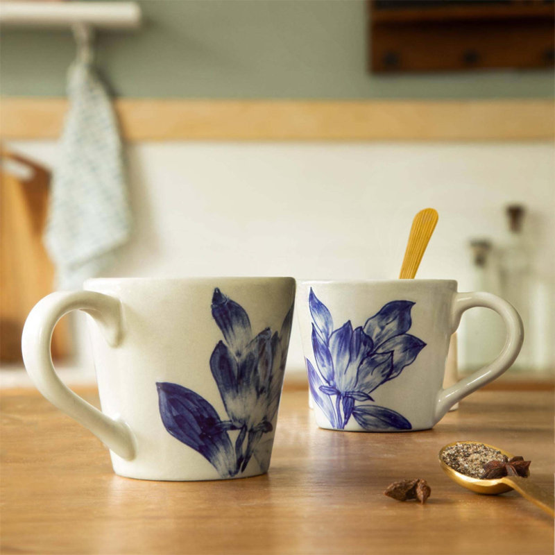 Tasses à café élégantes en céramique blanche avec imprimé floral - ensemble de 2 verres durables et élégants pour un usage quotidien