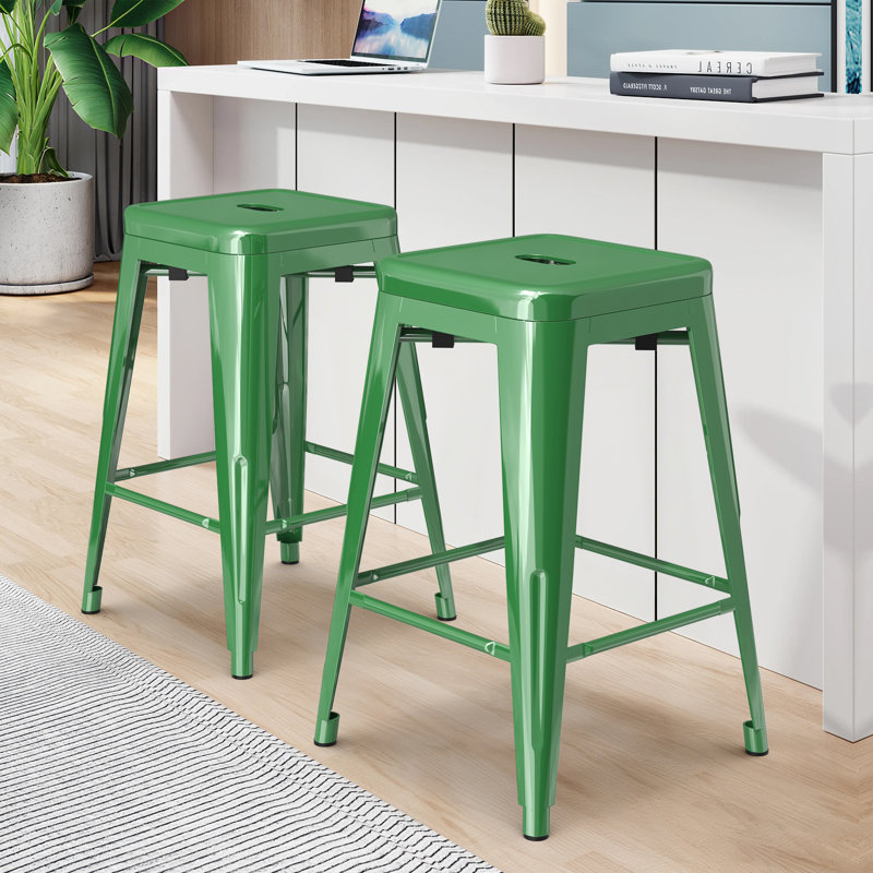 Ensemble de 2 tabourets de bar en métal, hauteur de comptoir 24 po Chaises de bar industrielles Tabourets de patio intérieur / extérieur à hauteur de comptoir avec siège carré