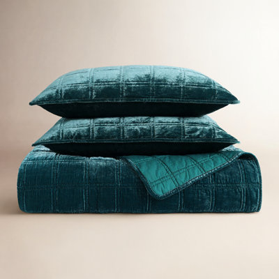 Stella Velvet Quilt Set
