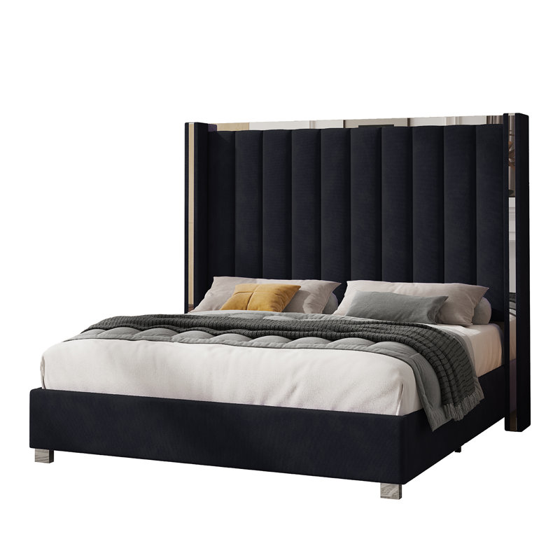 Structure de lit Gerasim avec tête de lit haute de 58 po et lit plateforme tapissier en velours, Très grand, Noir