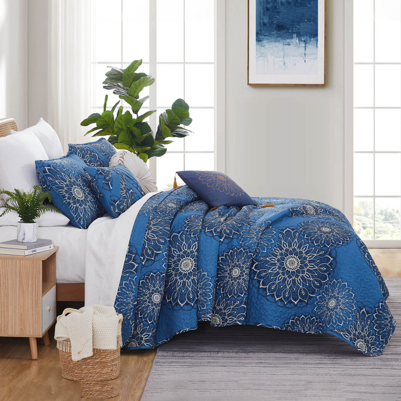Midnight Floral Collection Microfiber 6 Piece Oversized Quilt Set by Southshore Fine Linens, Blue