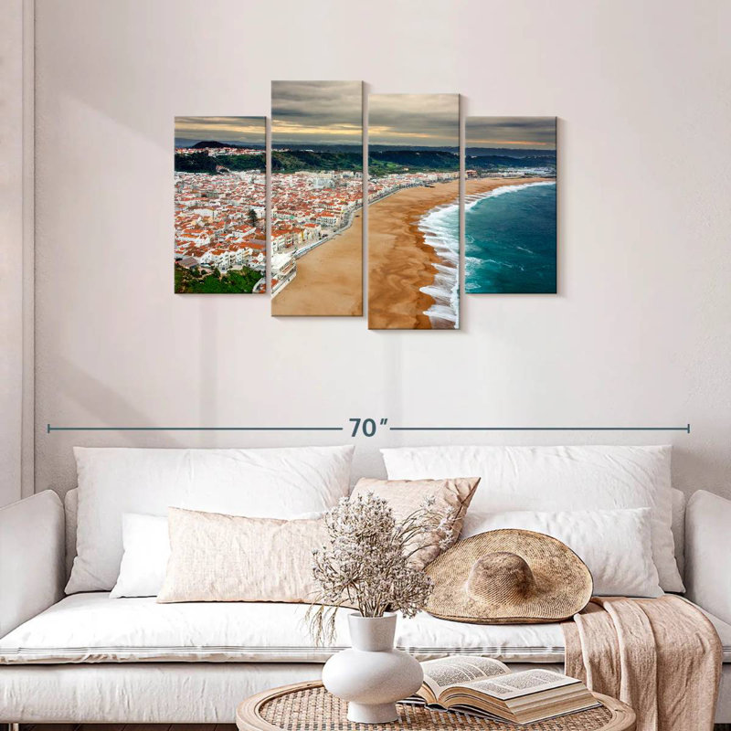 Gillard Nazare Seaside Town