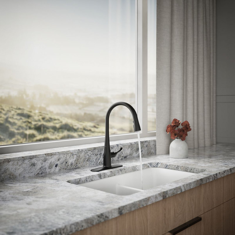 Simplice Pull Down Single Handle Kitchen Faucet, Matte Black