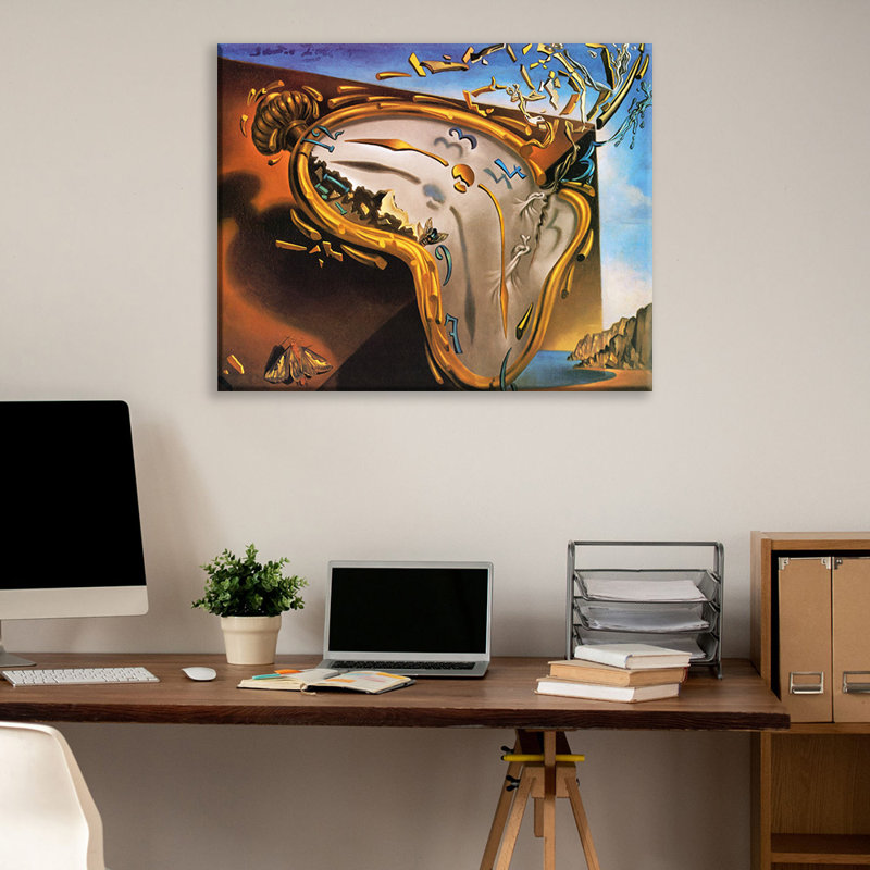 Horloge Explosion par Salvador Dali, toile tendue avec châssis, H 17 po x l 24 po