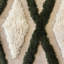 Causeuse de salon Marvella avec revêtement en chenille Mosswood et coussins décoratifs texturés