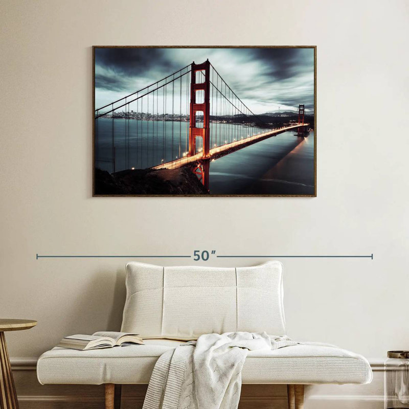 Nuage de tempête Golden Gate Bridge, Cadre flottant en noyer, 40 po x 27 po