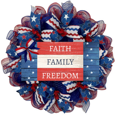 Couronne patriotique Faith Friends Family