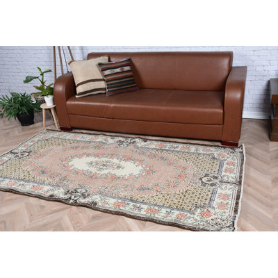 Antique Turkish Area Rug in Pink with Medallion Design Suitable for Bedroom and Kitchen - Wool and Vintage Finish