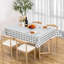 Nappe rectangulaire imperméable en vinyle à carreaux avec envers en flanelle, 132 x 178 cm, gris et blanc