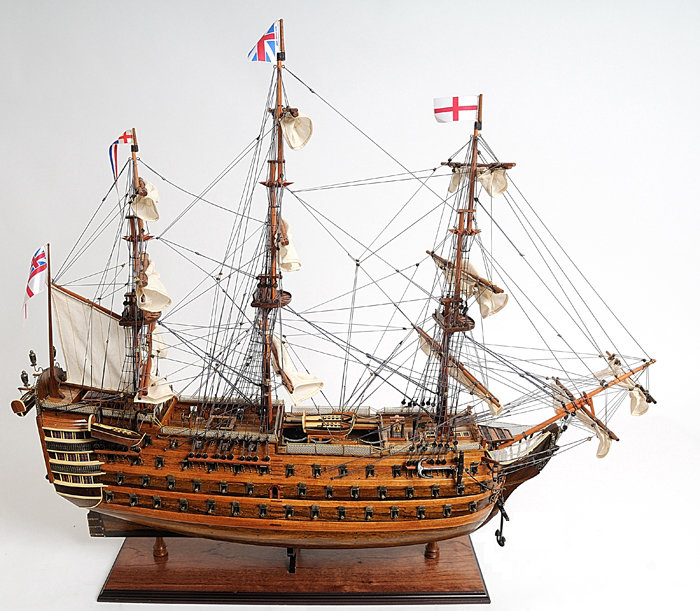 Bateau miniature Alfreida HMS Victory, yellow