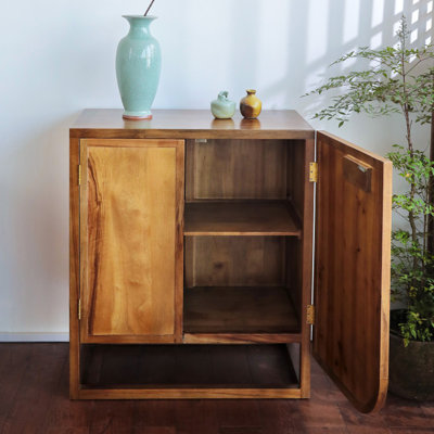 Armoire console en bois de camphre massif