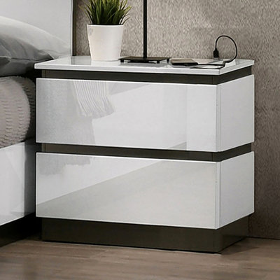 Table de chevet contemporaine 1pc blanc, finition ultrabrillante, 2 tiroirs, table de chevet en feutre avec accents métalliques, chambre de rangement