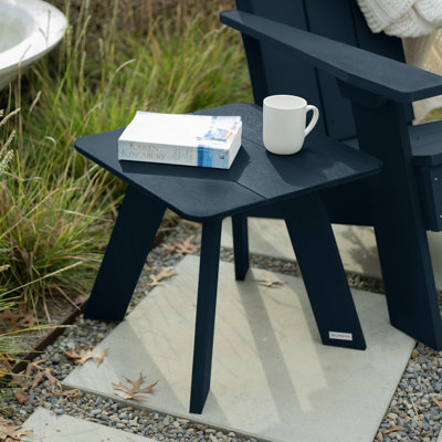 Table d'appoint en plastique Byrnes