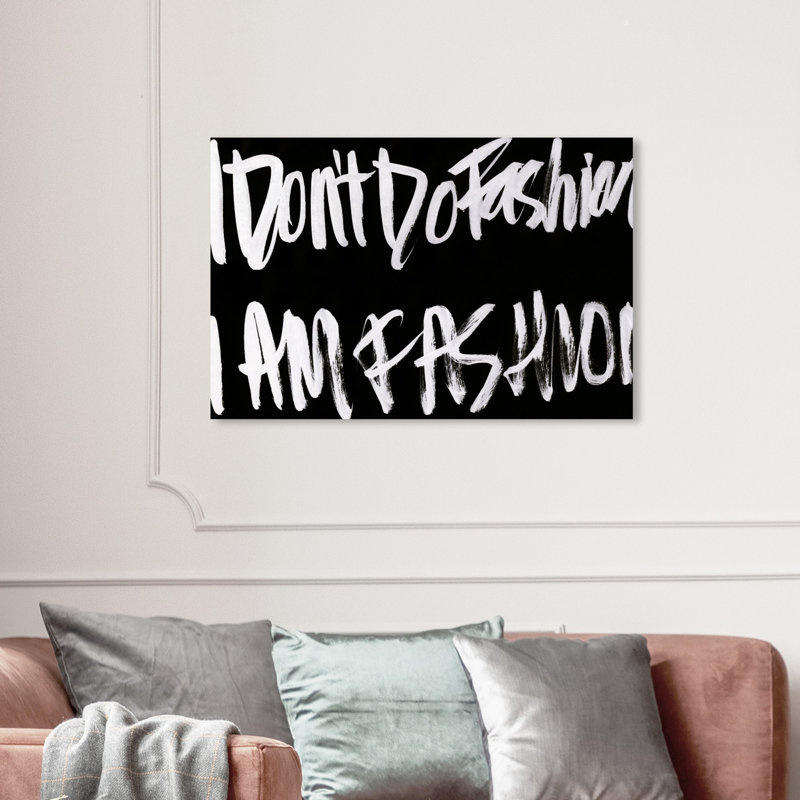« mode is everything », art textuel sur toile, H 24 po x l 36 po x P 1,5 po