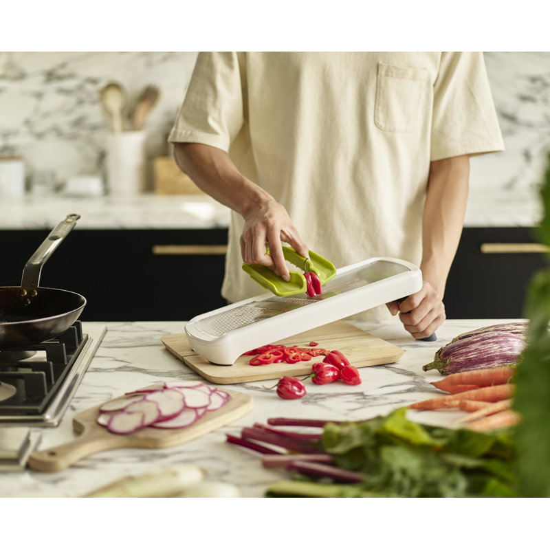 Multi-grip Mandoline with Precision Food Grip