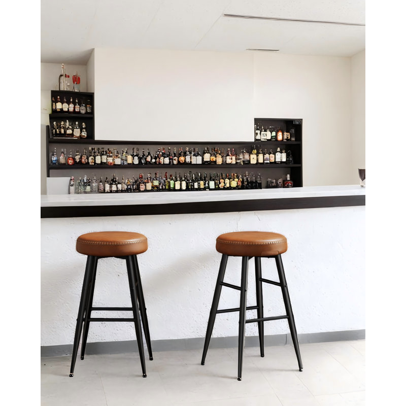 Tabouret Parmley, Similicuir brun caramel / cadre noir, Tabouret de comptoir (siège d'une hauteur de 24,8