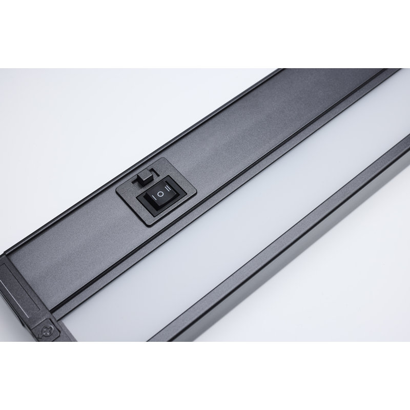 20 watts; Luminaire à DEL 34 po sous l'armoire - sélectionnable CCT, Dark Bronze