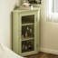 Blanc massif + bois manufacturé + vitrines