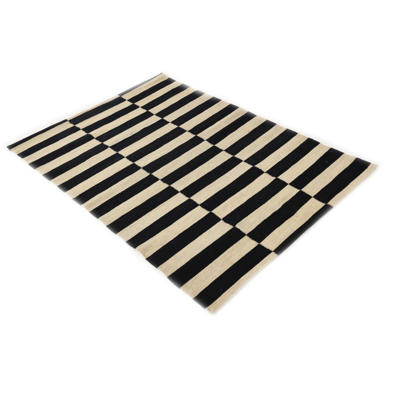 Tapis noir et blanc 3x5 Petrella