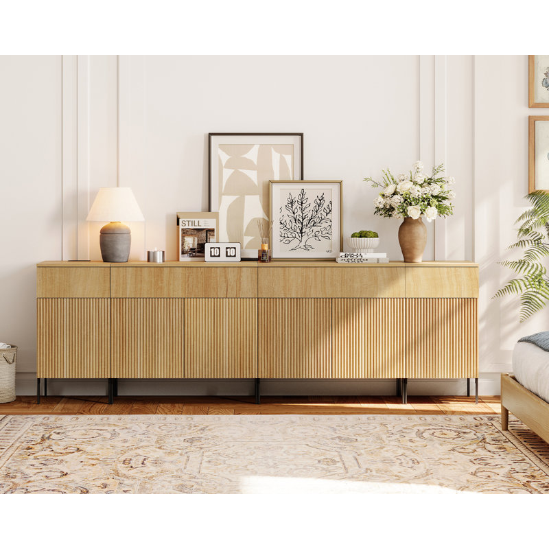Commode à 4 tiroirs 94,5 po en bois avec design Reeded, armoire de rangement minimaliste et commode, Chêne