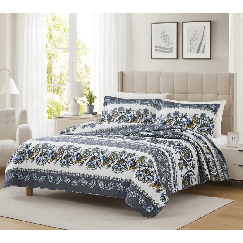 Hudson Paisley Quilt, King Quilt + 2 King Shams
