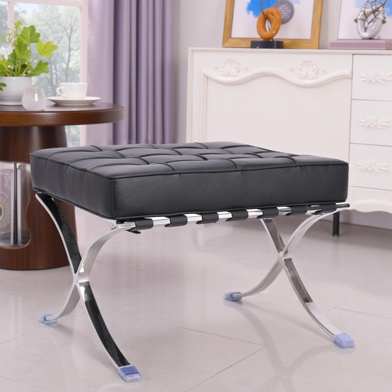 Repose-pieds en cuir capitonné Classic avec structure en acier inoxydable, Cuir synthétique noir