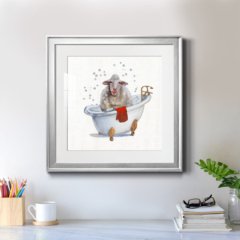 Farm Tub Lamb - Peinture encadrée, H 22,5 po x l 22,5 po x P 1,5 po, Encadrement argenté
