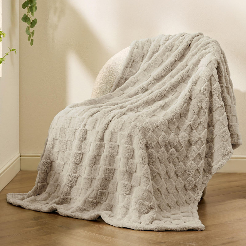 Bedsure Chequered Soft Fluffy Fleece Throw Blanket , Beige, 170cm x 130cm