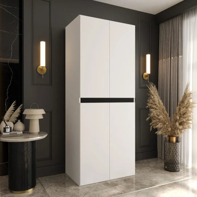 Chantis Wardrobe