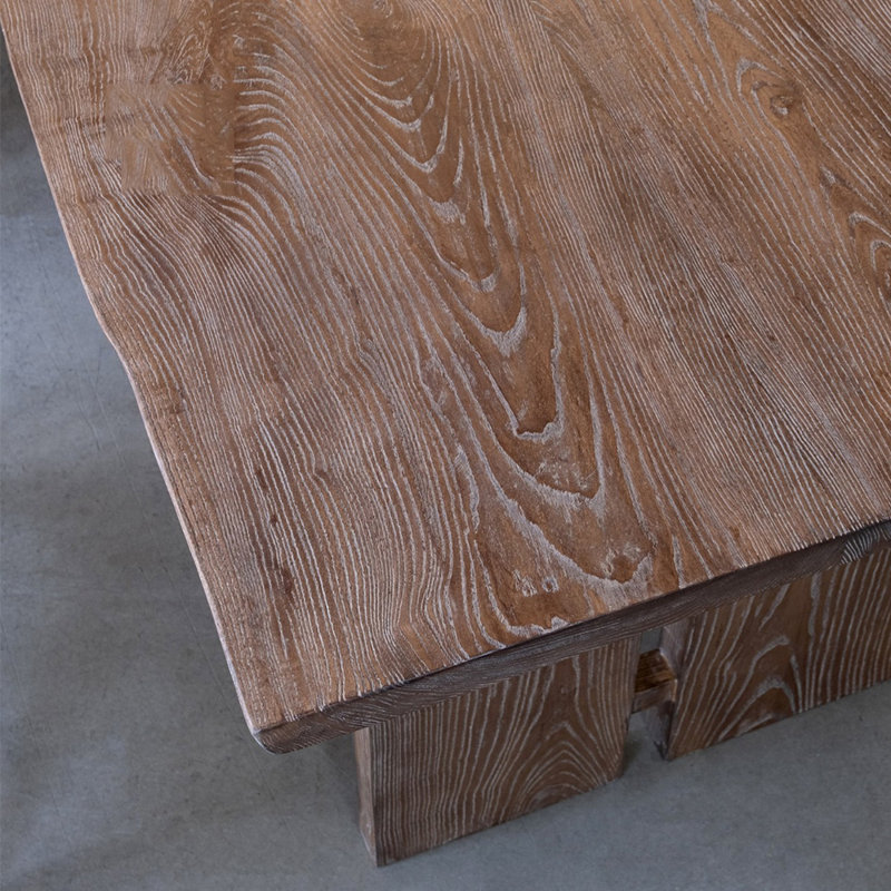 Table de salle à manger en bois massif de style médiéval., H 29,5 po x L 62,9 po x l 29,5 po
