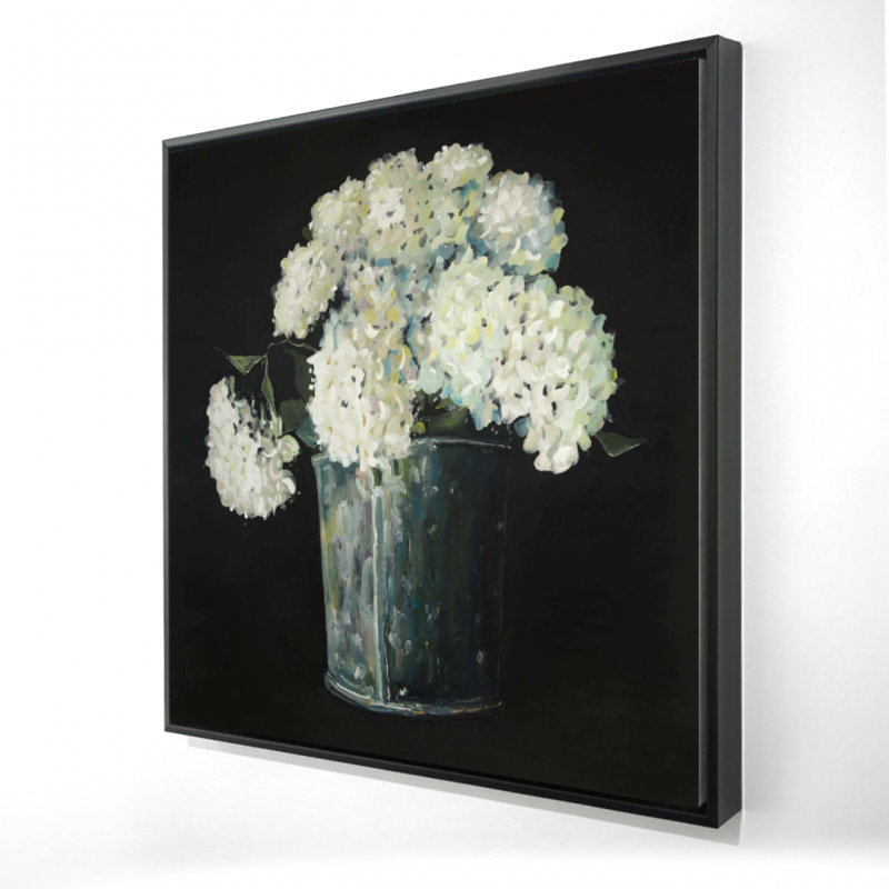 " White Hydrangea Flowers "