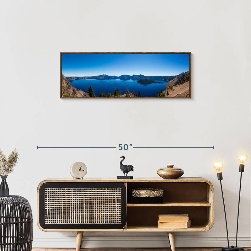 Horizon bleu du lac de cratère, 37 po x 13 po, Cadre flottant noyer