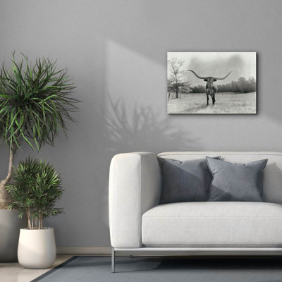 Art mural sur toile Epic Graffiti «Longhorn Backlit Aged» par Nathan Larson